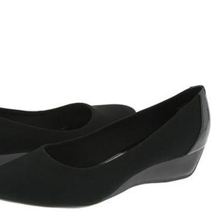 Joan and david yavin black flats